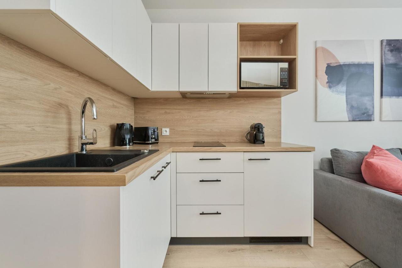 Wroclavia Apartments Dyrekcyjna By Noclegi Renters Вроцлав Экстерьер фото