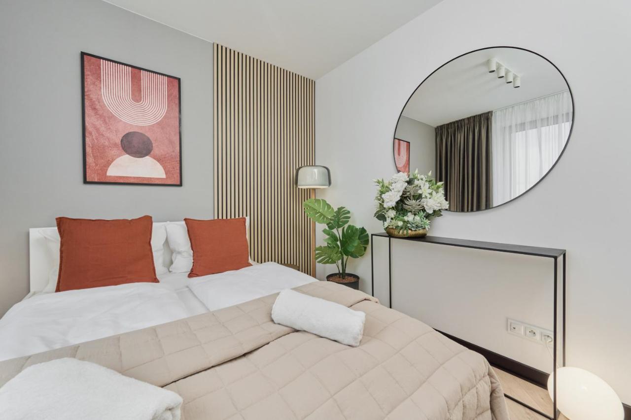 Wroclavia Apartments Dyrekcyjna By Noclegi Renters Вроцлав Экстерьер фото