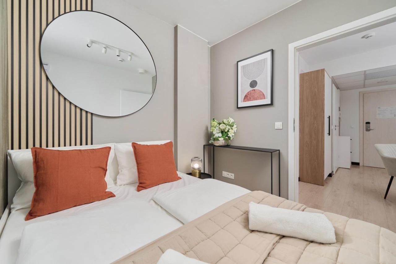Wroclavia Apartments Dyrekcyjna By Noclegi Renters Вроцлав Экстерьер фото